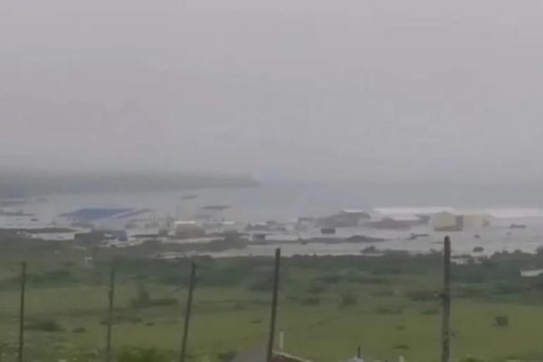 中金辰大 海啸淹没俄罗斯港口城镇 2000人紧急疏散